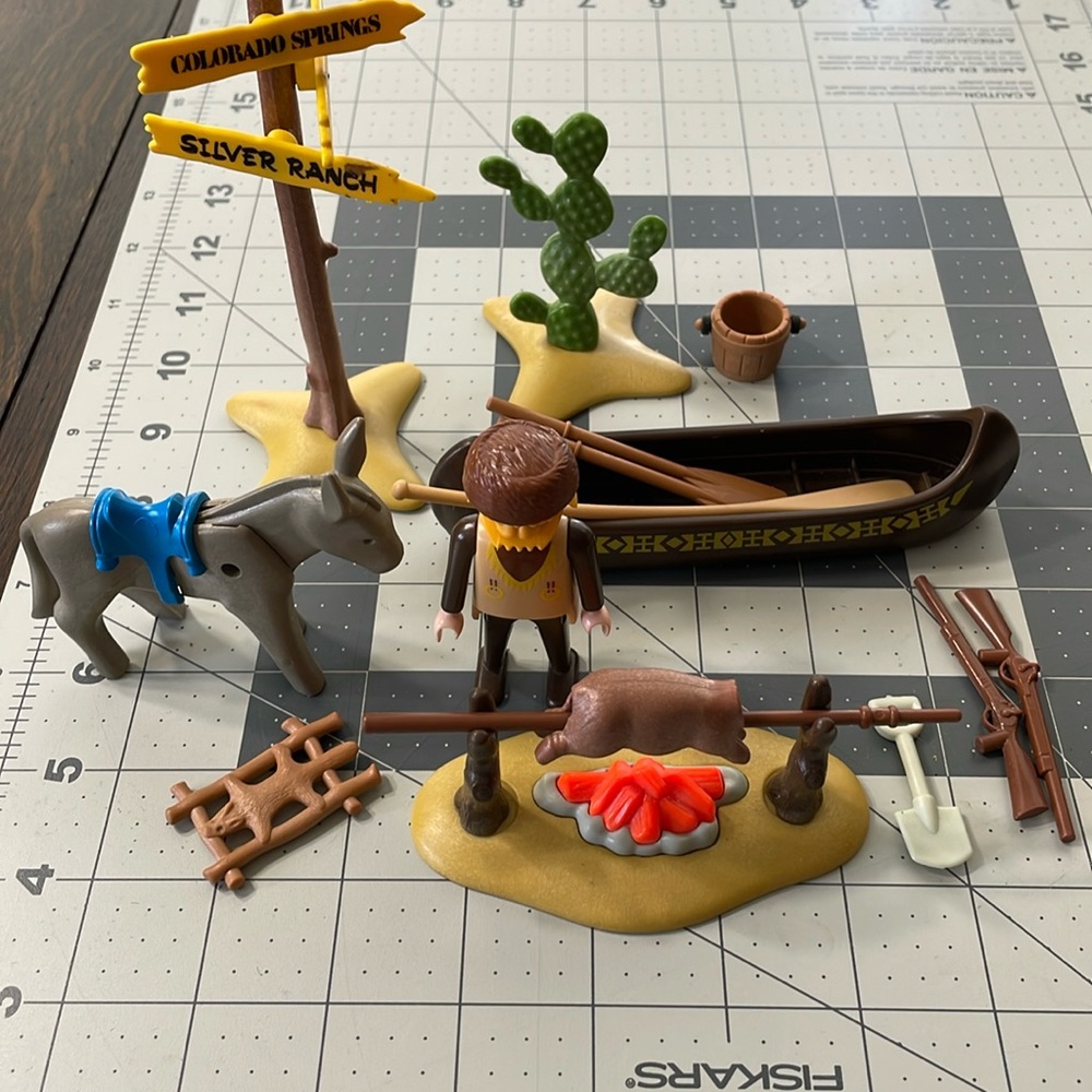 Playmobil small lot of prospector/wilderness man pieces